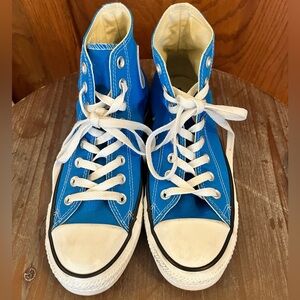 Converse classic high top. EUC, worn once. Women's 9/mens 11
